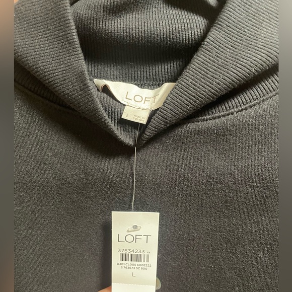 LOFT Large NWT Black Mock Neck Sweatshirt - Picture 3 of 6